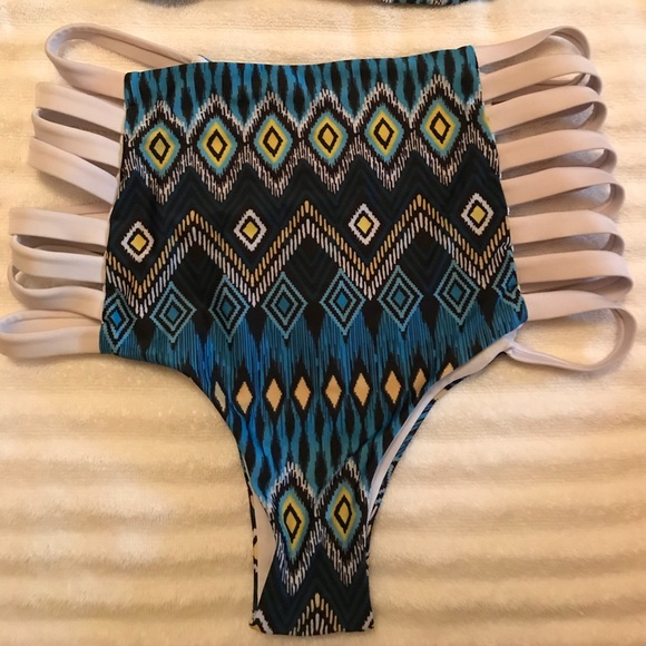Colorful print, lightly worn high waisted bikini L - Picture 2 of 2